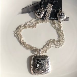 😎 3/$25 NWT Boutique Glam Necklace & Earring Set